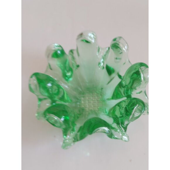 Chalet Canada Green Glass Bonboniere Bowl 1 1/2" tall x 3 1/4" x 3 1/4" - Picture 9 of 9